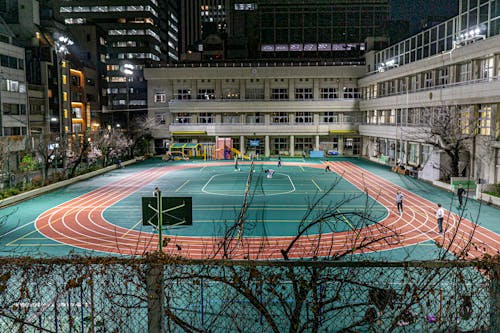 凑中路亚马